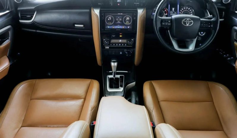 Toyota Fortuner 2.4 V 2018 full