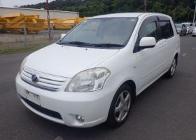 Toyota Raum 2009