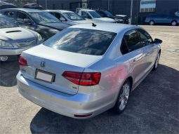 Volkswagen Jetta TDI Highline 2015 full