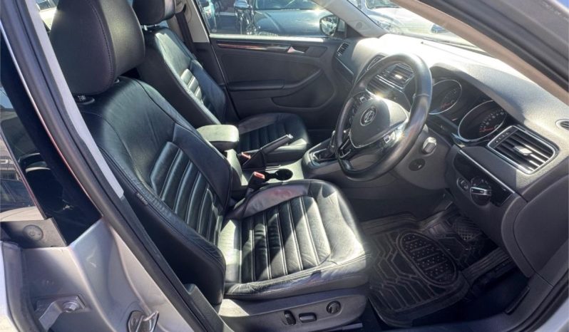 Volkswagen Jetta TDI Highline 2015 full