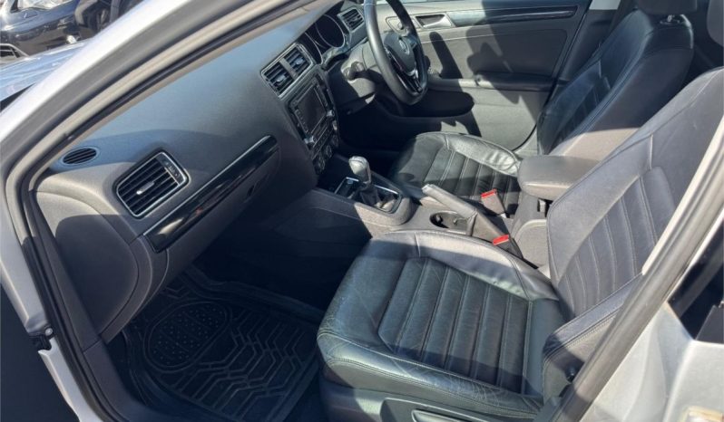 Volkswagen Jetta TDI Highline 2015 full