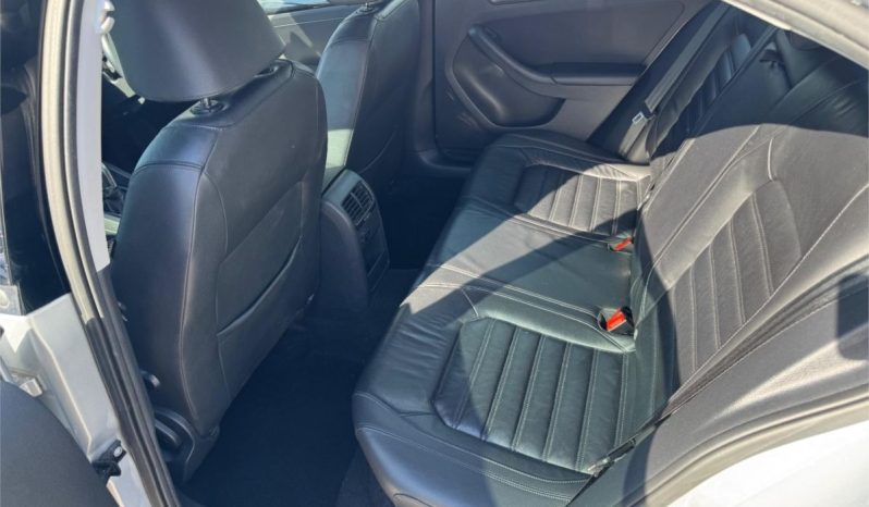 Volkswagen Jetta TDI Highline 2015 full