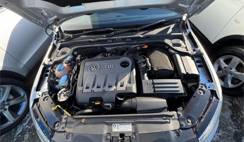 Volkswagen Jetta TDI Highline 2015 full