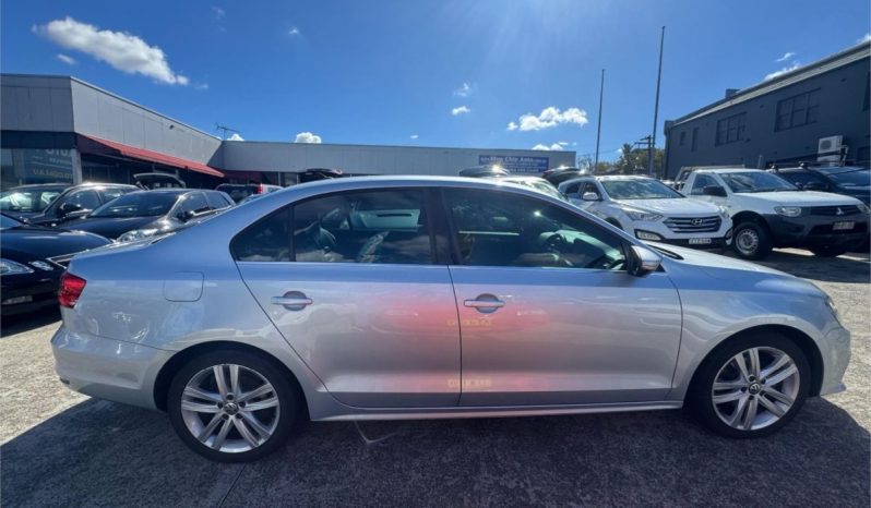 Volkswagen Jetta TDI Highline 2015 full