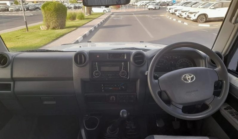 Toyota Land Cruiser Pick Up  4.5 V8 1VD 2016 full