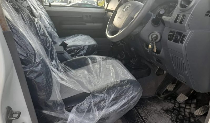 Toyota Land Cruiser Pick Up  4.5 V8 1VD 2016 full