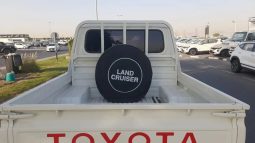 Toyota Land Cruiser Pick Up  4.5 V8 1VD 2016 full