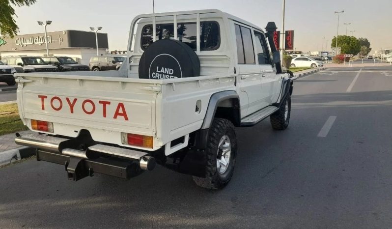 Toyota Land Cruiser Pick Up  4.5 V8 1VD 2016 full