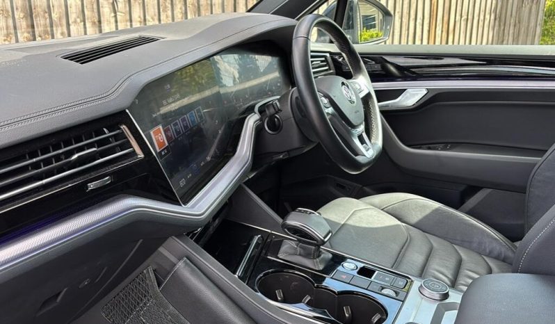 Volkswagen Touareg 3.0 TSI V6 R-Line 2019 full