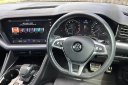 Volkswagen Touareg 3.0 TSI V6 R-Line 2019 full