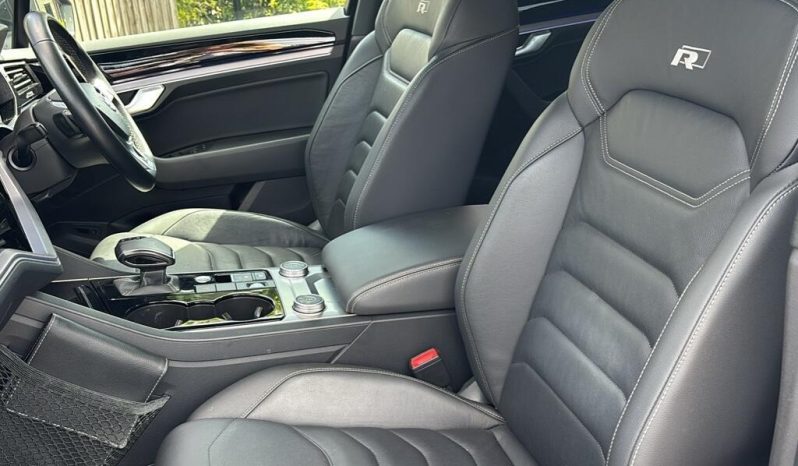 Volkswagen Touareg 3.0 TSI V6 R-Line 2019 full