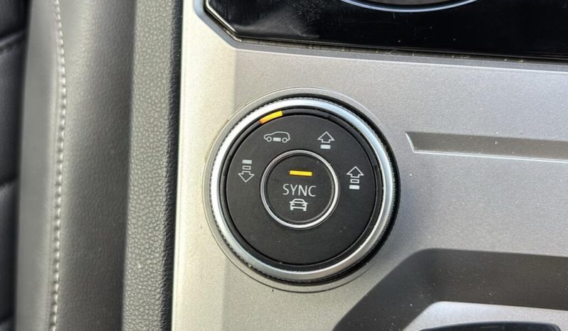 Volkswagen Touareg 3.0 TSI V6 R-Line 2019 full