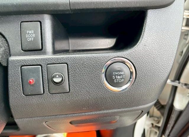 Toyota Noah SI 2012 full