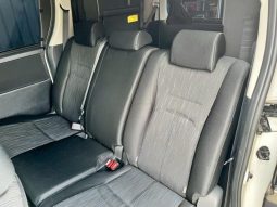 Toyota Noah SI 2012 full