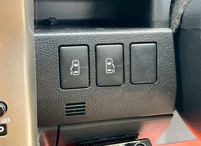 Toyota Noah SI 2012 full