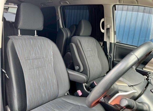 Toyota Noah SI 2012 full