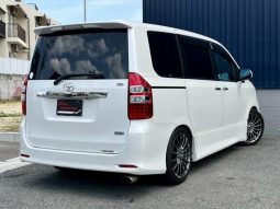 Toyota Noah SI 2012 full
