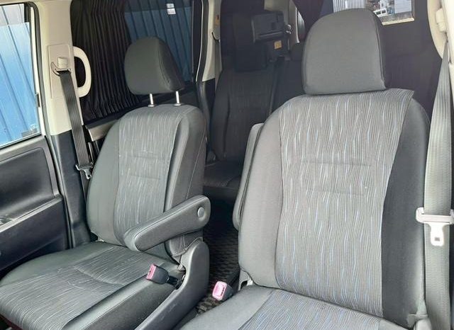 Toyota Noah SI 2012 full