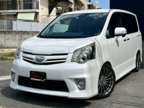 Toyota Noah SI 2012