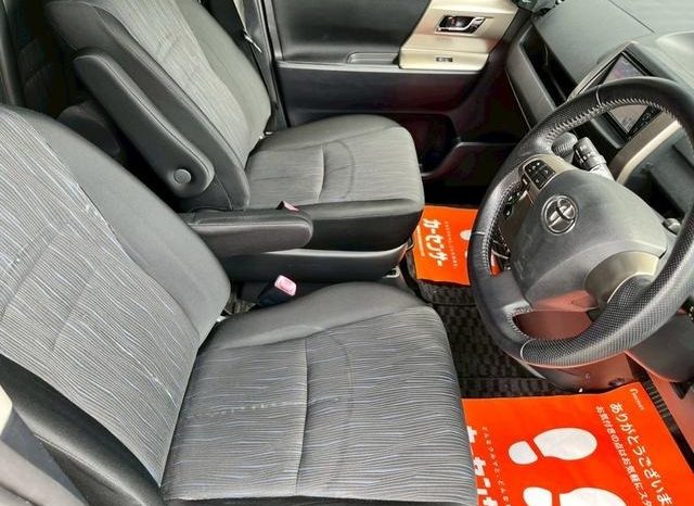 Toyota Noah SI 2012 full