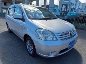 Toyota Raum 1.5 4WD 2011