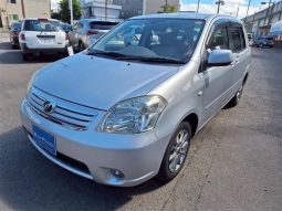 Toyota Raum 1.5 4WD 2011 full