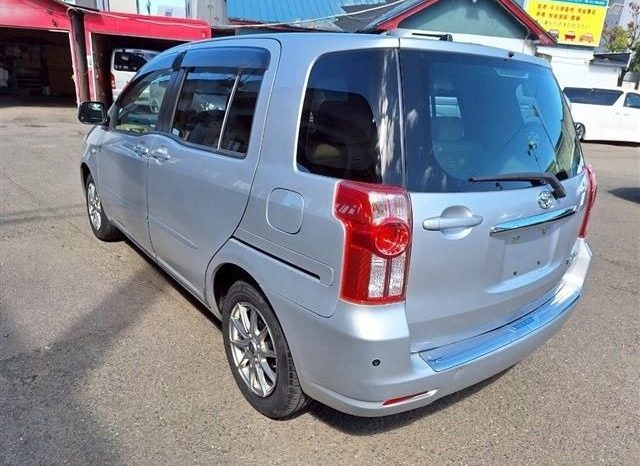 Toyota Raum 1.5 4WD 2011 full