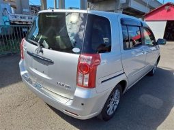 Toyota Raum 1.5 4WD 2011 full