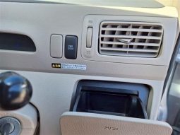 Toyota Raum 1.5 4WD 2011 full