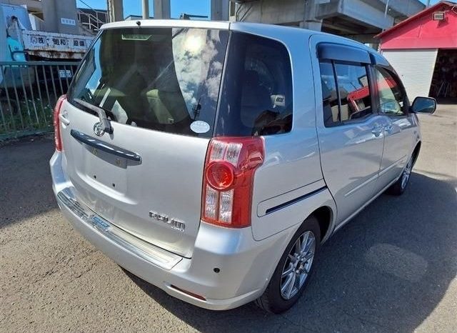 Toyota Raum 1.5 4WD 2011 full