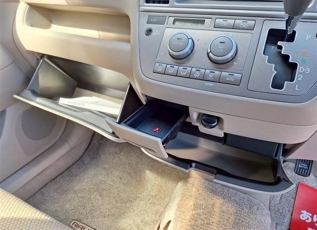 Toyota Raum 1.5 4WD 2011 full