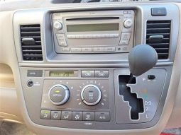 Toyota Raum 1.5 4WD 2011 full