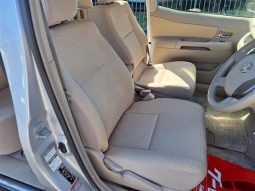 Toyota Raum 1.5 4WD 2011 full