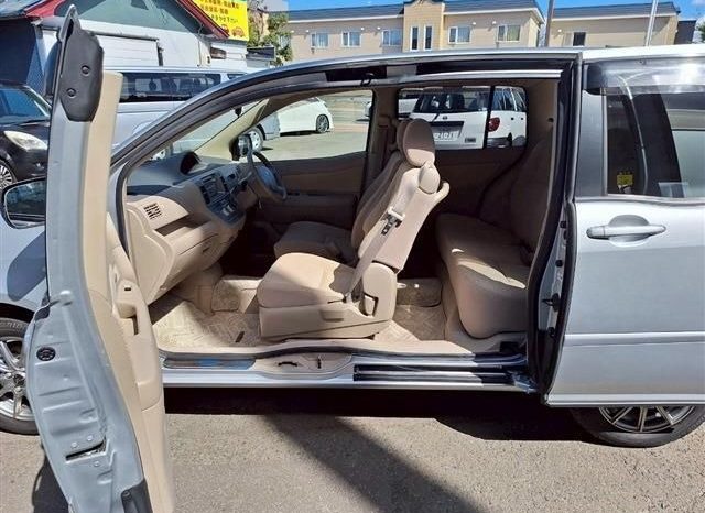 Toyota Raum 1.5 4WD 2011 full