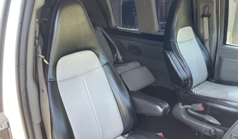 Chevrolet Express 3500 4×4 2016 full