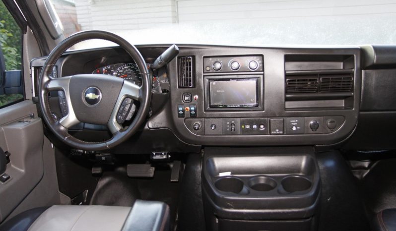 Chevrolet Express 3500 4×4 2016 full
