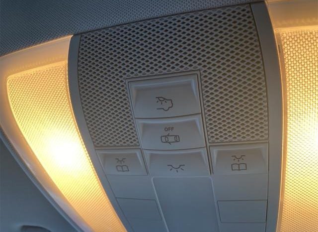 Mercedes Benz C-Class C200 CGI 2010 full