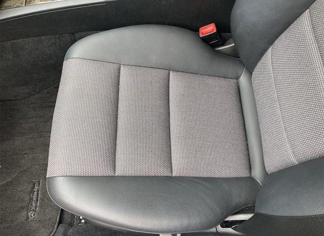 Mercedes Benz C-Class C200 CGI 2010 full