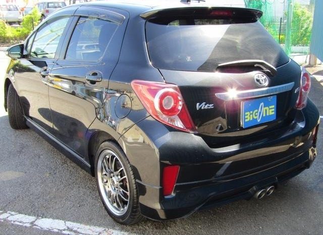 Toyota Vitz RS 2011 full