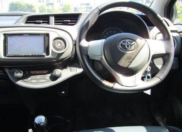 Toyota Vitz RS 2011 full