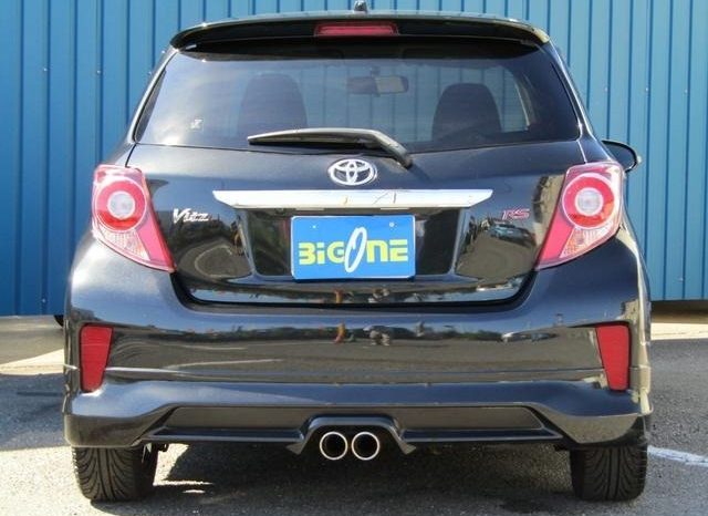 Toyota Vitz RS 2011 full
