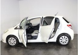 Toyota Vitz Jewela Smart Stop Package 2011 full
