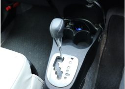 Toyota Vitz Jewela Smart Stop Package 2011 full