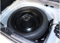 Toyota Vitz Jewela Smart Stop Package 2011 full