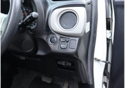 Toyota Vitz Jewela Smart Stop Package 2011 full