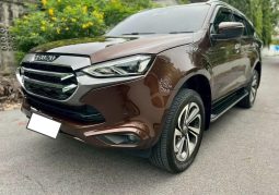 Isuzu MU-X 3.0 Ultimate 2WD 2022 full