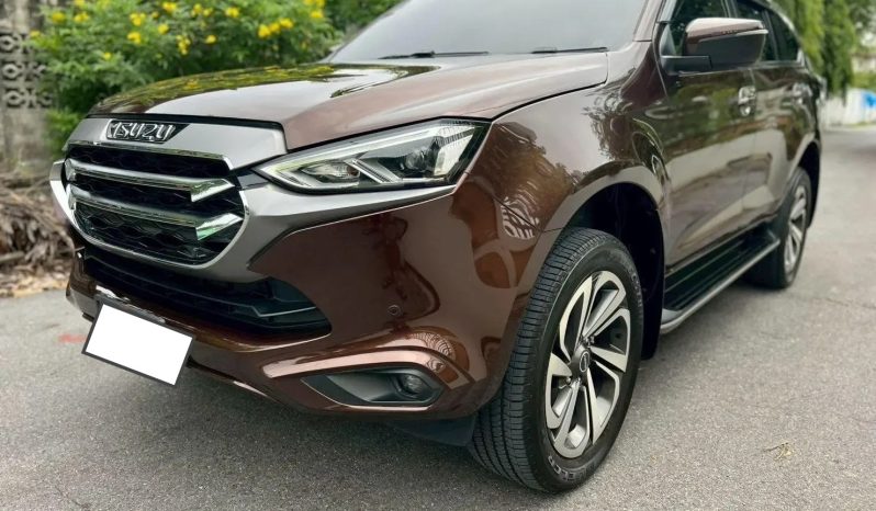 Isuzu MU-X 3.0 Ultimate 2WD 2022 full