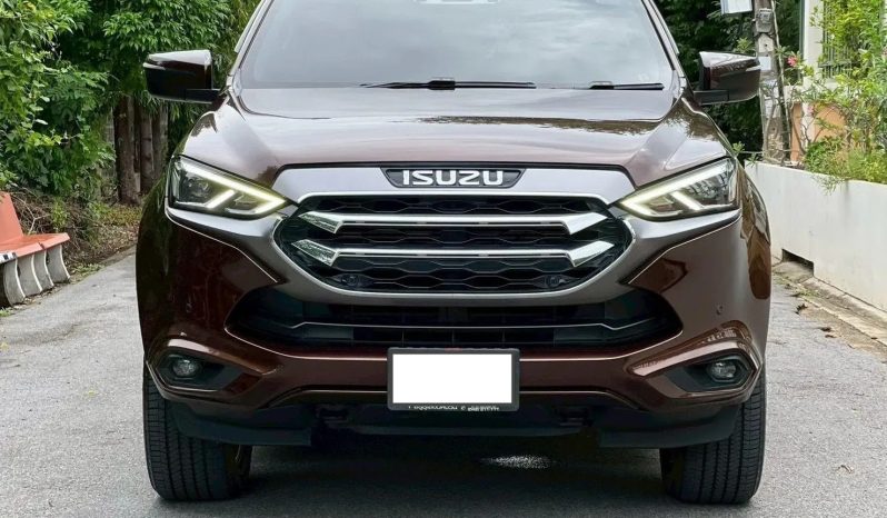 Isuzu MU-X 3.0 Ultimate 2WD 2022 full