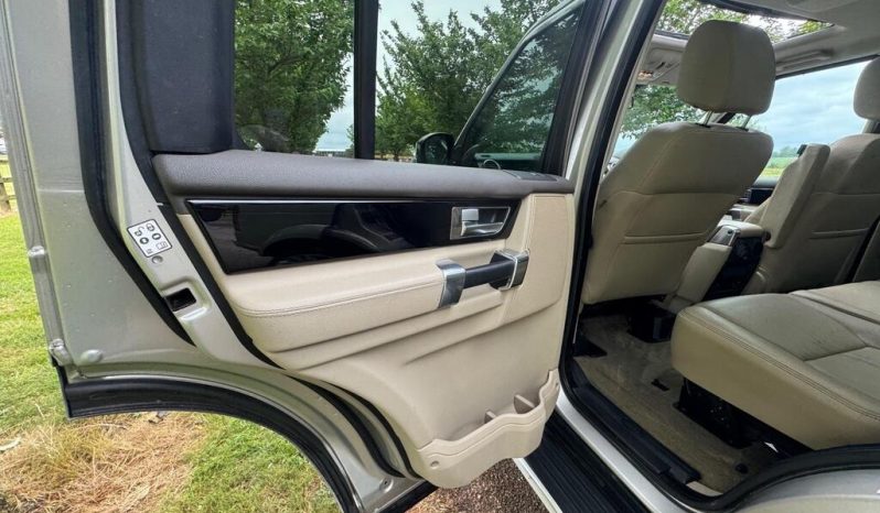 Land Rover Discovery 4 3.0 SD V6 HSE 2015 full