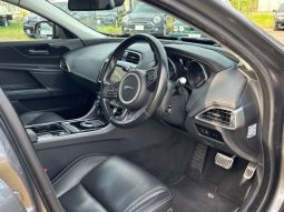 JAGUAR XE 20D R Sport 2016 full
